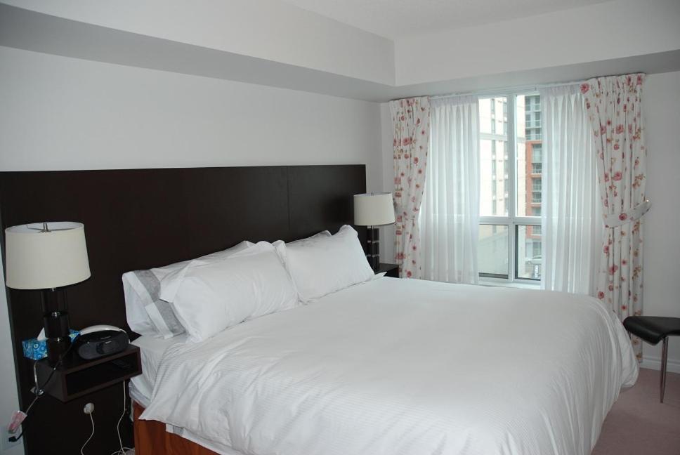 Toronto Luxury Accommodations - Qwest Dış mekan fotoğraf